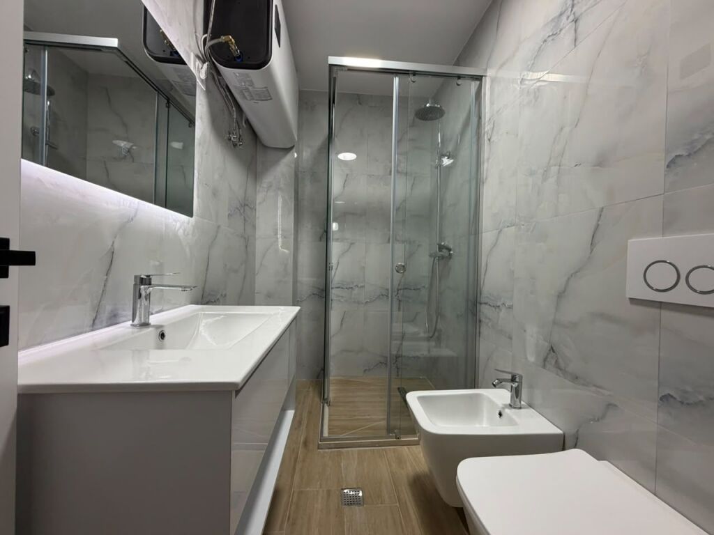 Apartament 2+1 per shitje tek Terminali i Jugut.