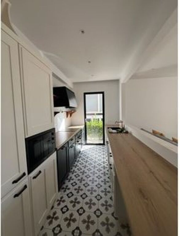 2+1 apartment + parking space for rent at Farka Lake!