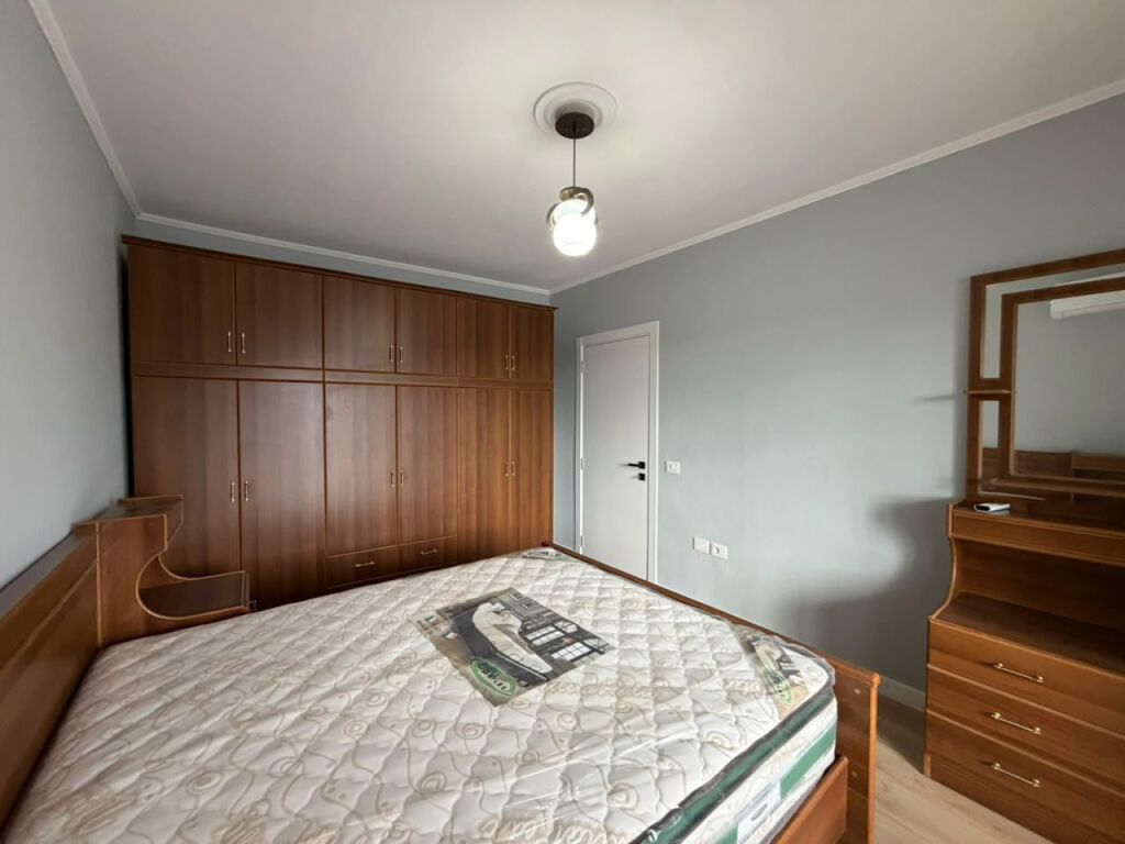 Apartament 2+1 per shitje tek Terminali i Jugut.