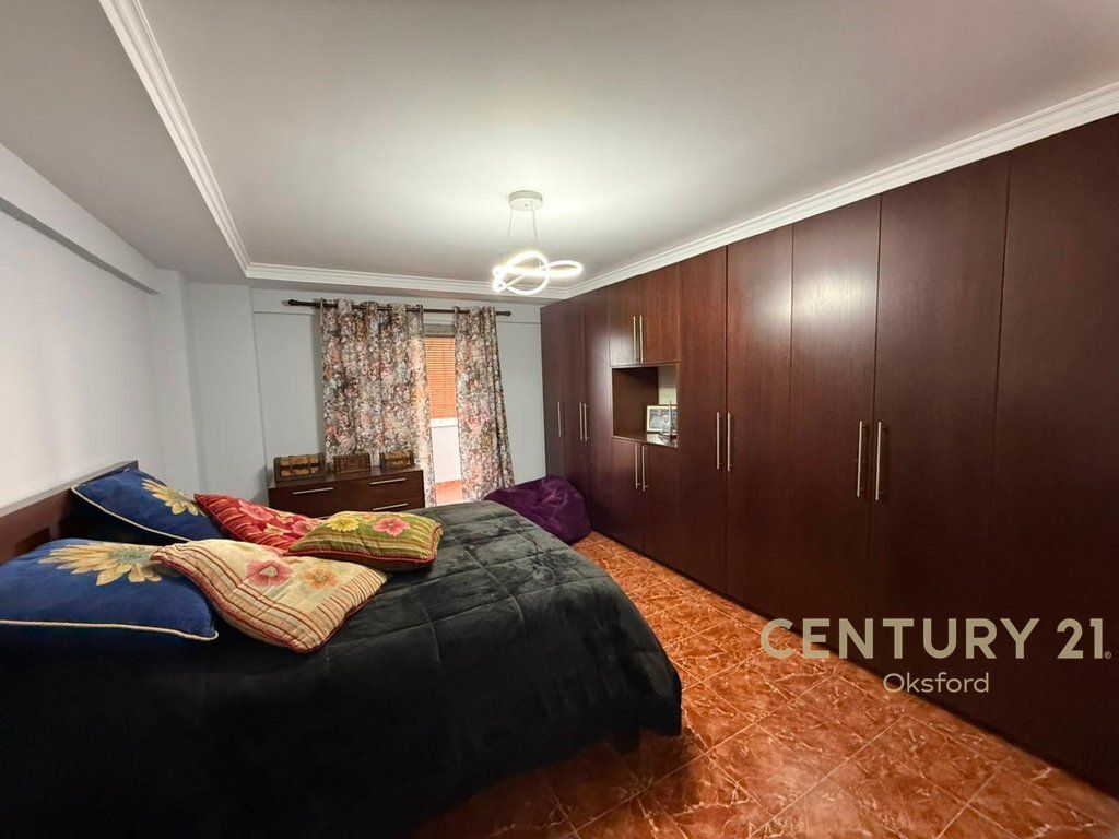 ESCLUSIVO! OCCASIONE, VENDIAMO APPARTAMENTO 2+1, SULLA STRADA "DRITAN HOXHA", TIRANA!
