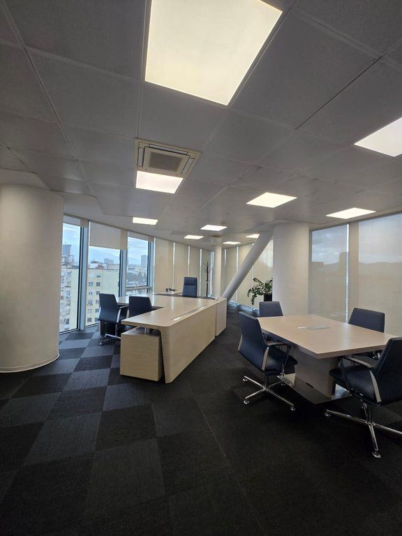 RING CENTER, WE RENT OUT 770 M2! 21,300 € /Month