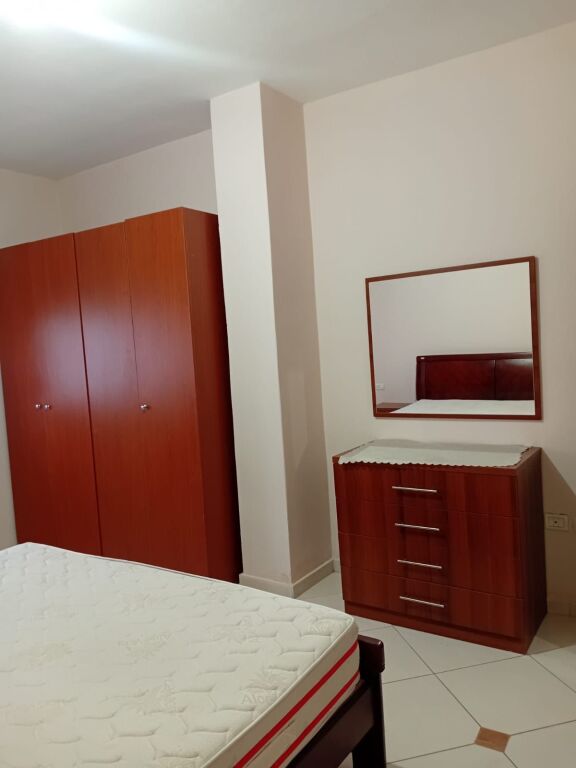 Apartament me qera