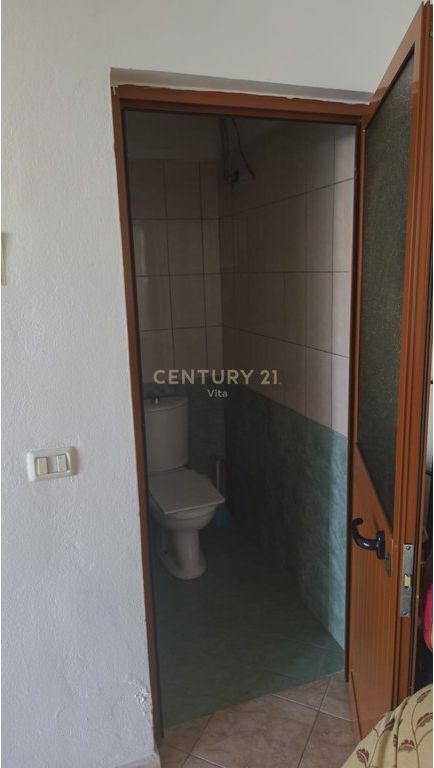 Dyqan 20 m2 për Shitje në Durrës, Lagjia Nr.16, !!!