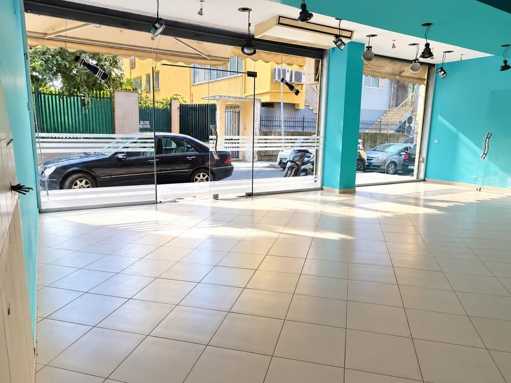 Jepet me qera ambjent komercial, i pajisur  me Aspirim gastronomik!