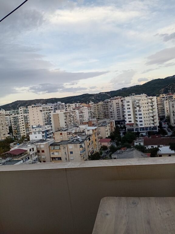 Apartament me qera
