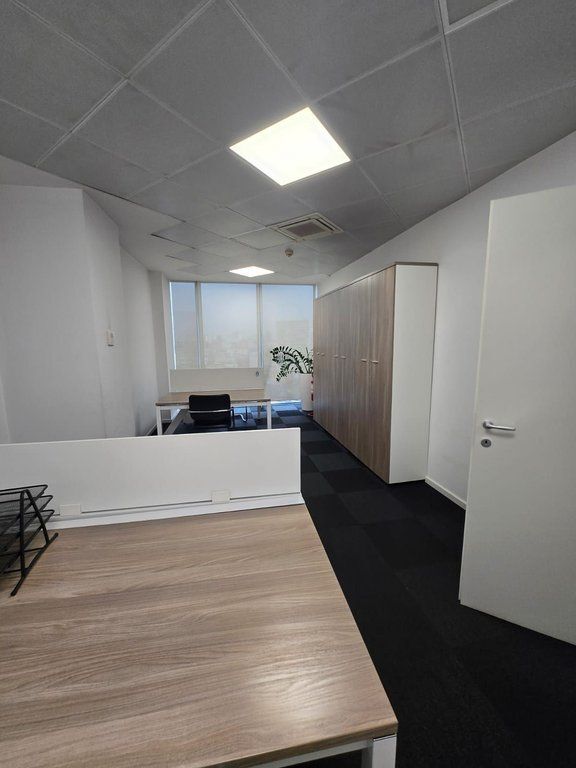 RING CENTER, WE RENT OUT 770 M2! 21,300 € /Month
