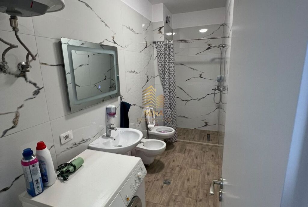 In affitto, Appartamento 2+1+Balcone, Via Dibra, 60.000 Lek/mese