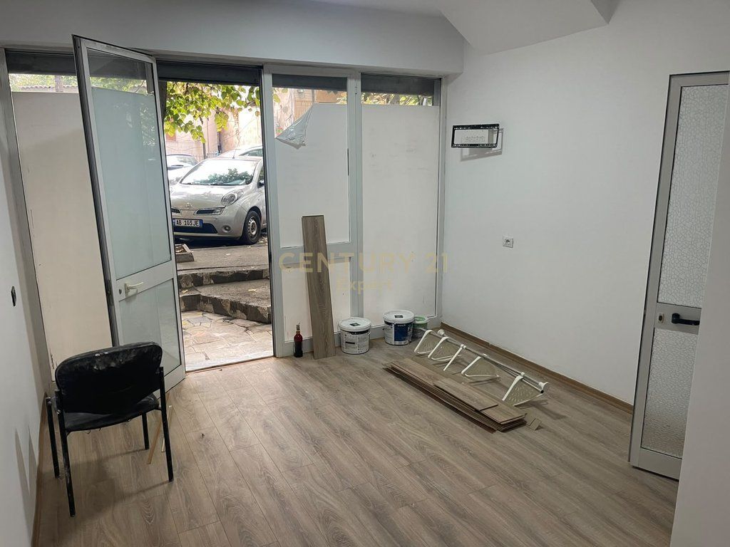 🏪 FOR RENT – SHOP AT KOMUNA E PARISIT