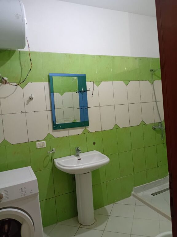 Apartament me qera