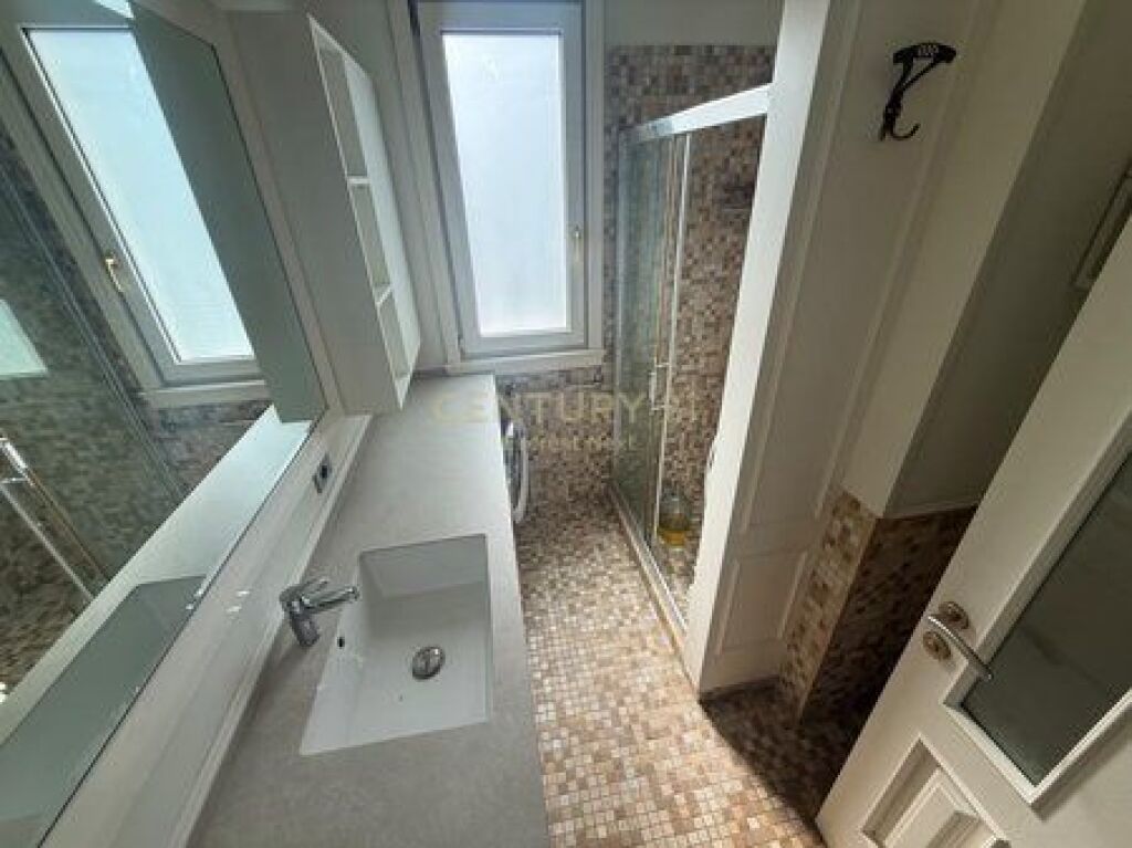   APARTMENT 2+1 FOR RENT – WILLSON SQUARE