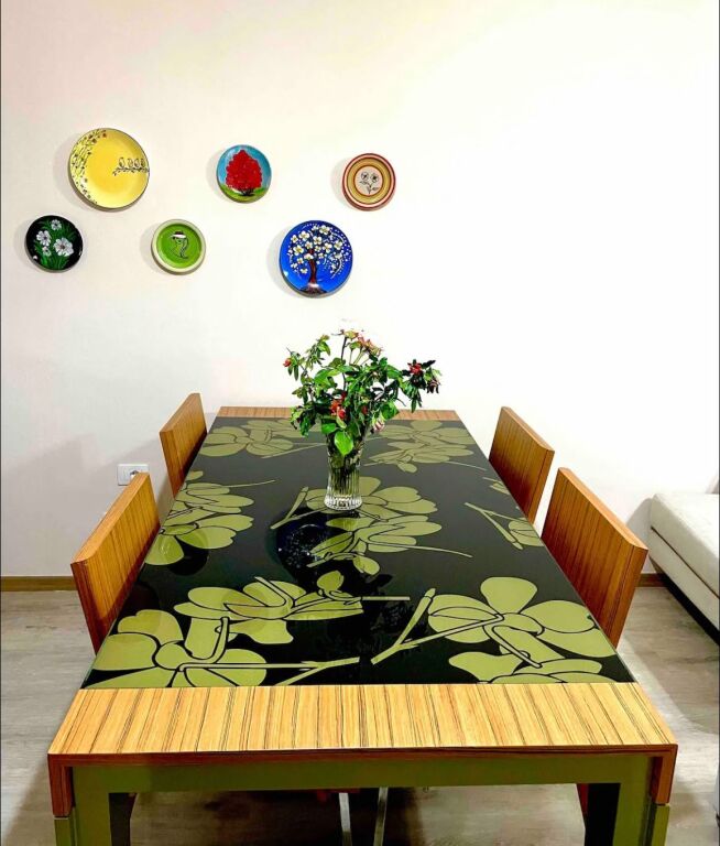   ME QIRA APARTAMENT 1+1 TEK RRUGA 5 MAJI 55.000 all