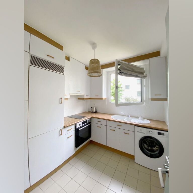 Center, Studio apartment for rent .