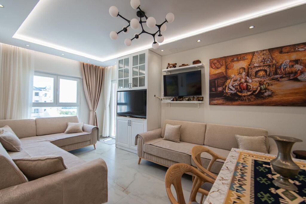 Vije e pare me detin ! Apartament 1+1 me qera ne Plazh