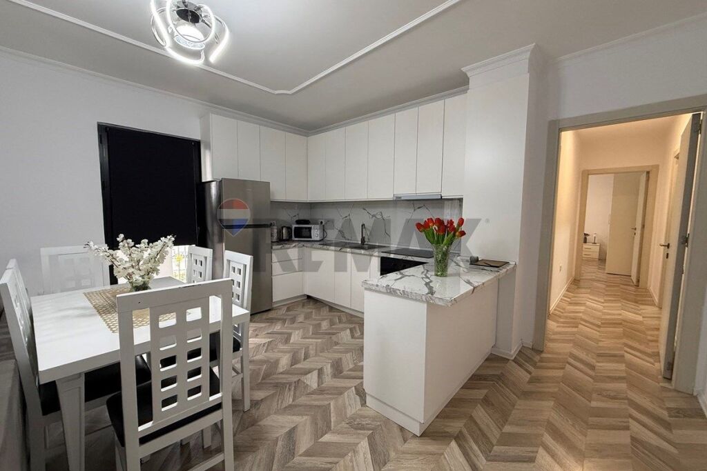 Apartament - Për Shitje - Rruga 5 Maji, Tiranë(ID: 530181053-769)
