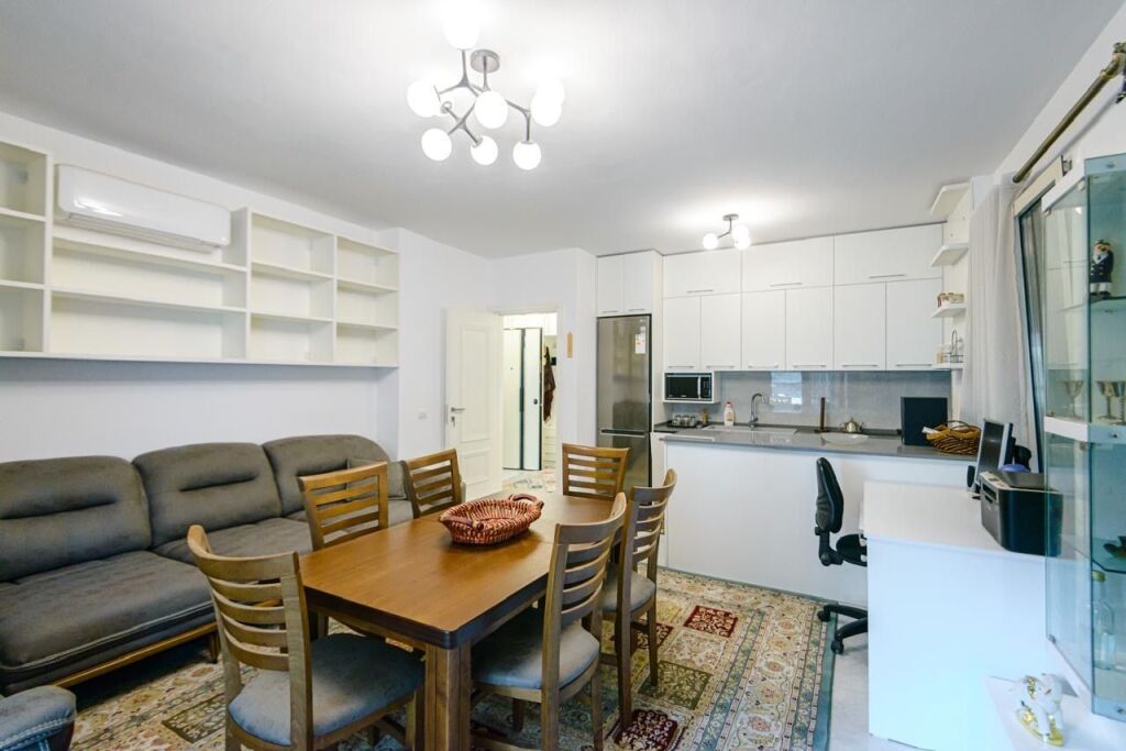 2+1 apartment with 3 balconies for rent in Durres