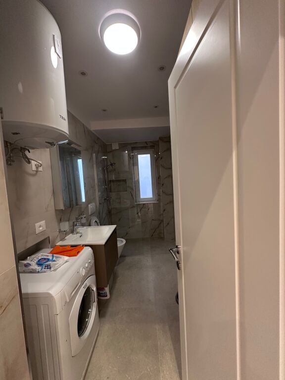 Apartament 2+1 me qera tek Garda
