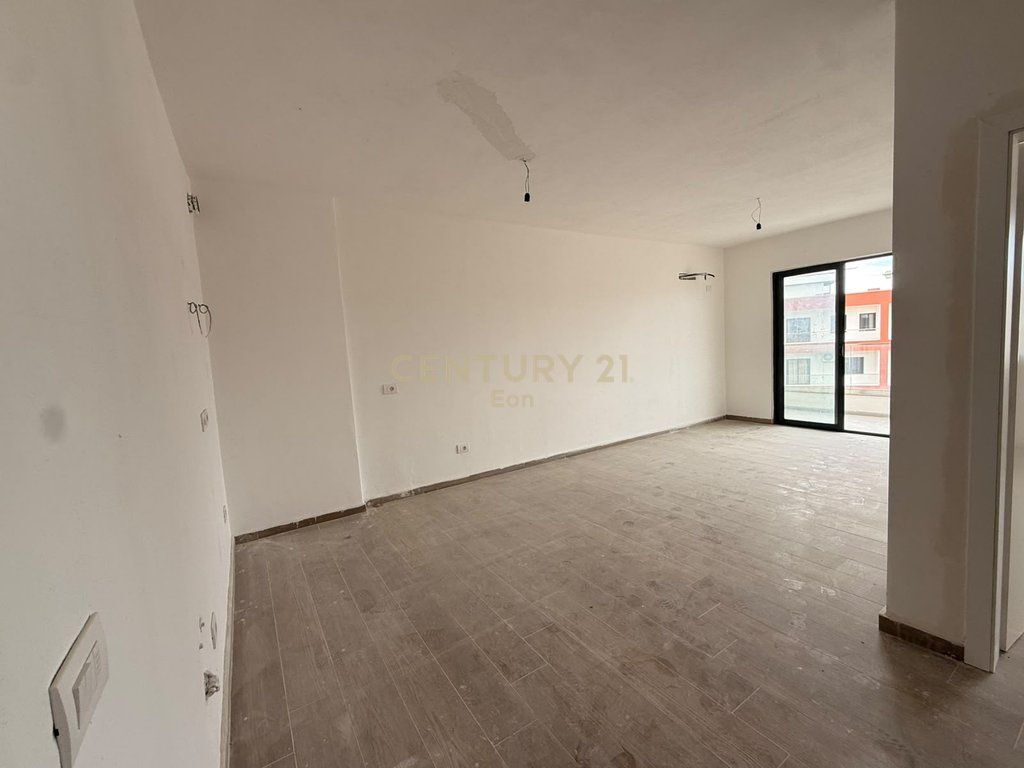 Apartament 1+1+Post parkimi  Për Shitje në Golem tek rezidenca Eon, Durrës !