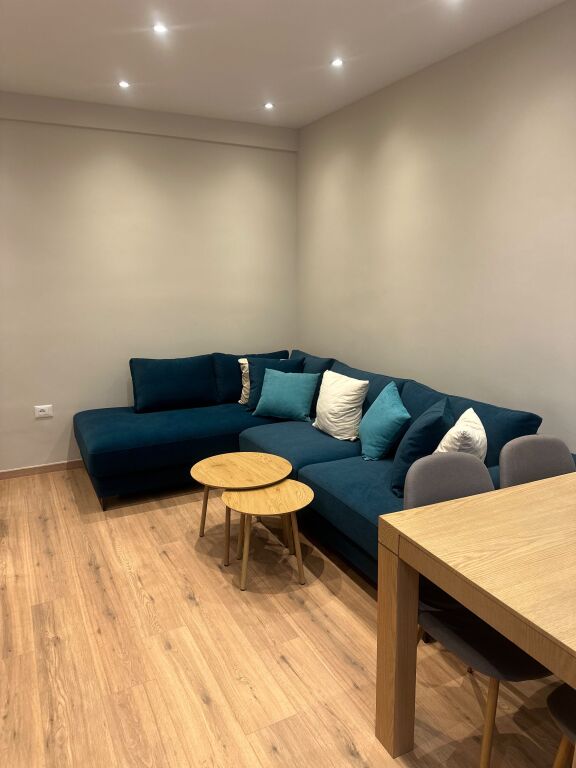 Apartament 2+1 me qera tek Garda