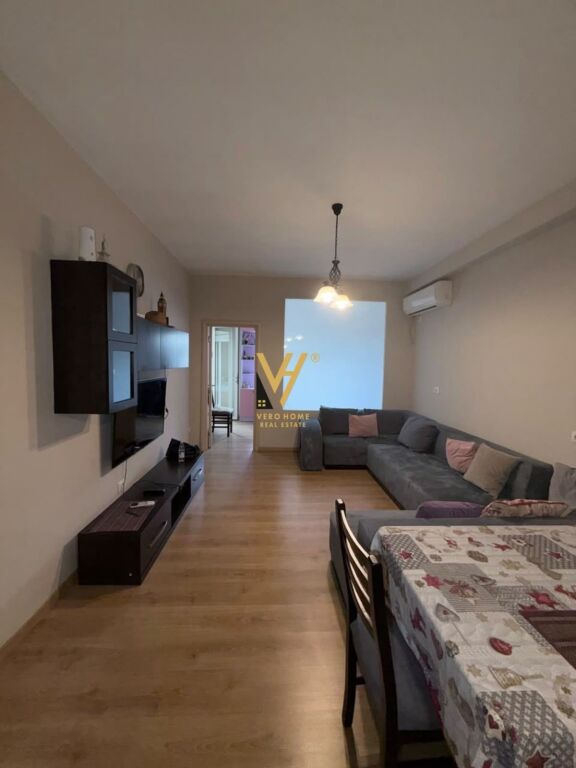 JEPET APARTAMENT 2+1+BLK ME QIRA TE BULEVARDI I RI 70.000 LEKE