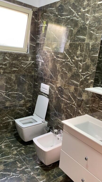 Qera | Apartament 2 + 1+2+ ballkon | Kinostudio | 500 €/muaj