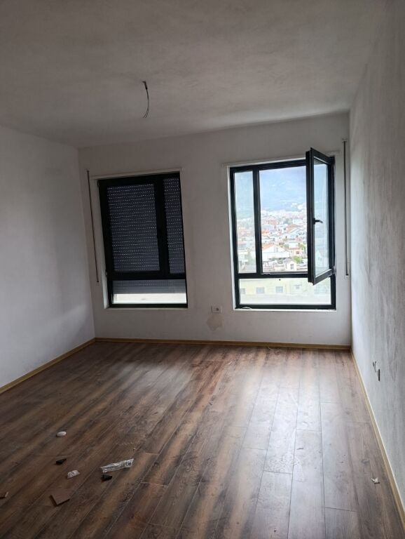 Affitto | Apartament 2 + 1 + 2 | Rruga 5 Maji | 515 €/mese
