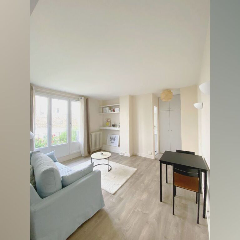 Center, Studio apartment for rent .