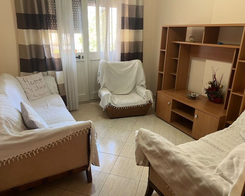 Jepet apartament 1+1+Kuzhine e Vecuar me qira tek Rruga e Kavajes, Rruga Ylbere Bylykbashi .
