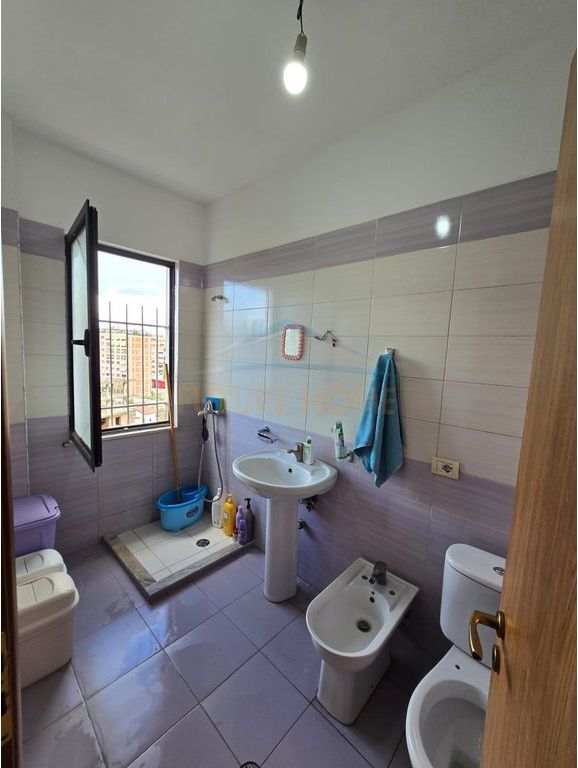 Shitet, Apartament 2+1+2, Kompleksi Molla, Tiranë    14,500,000 Lekë