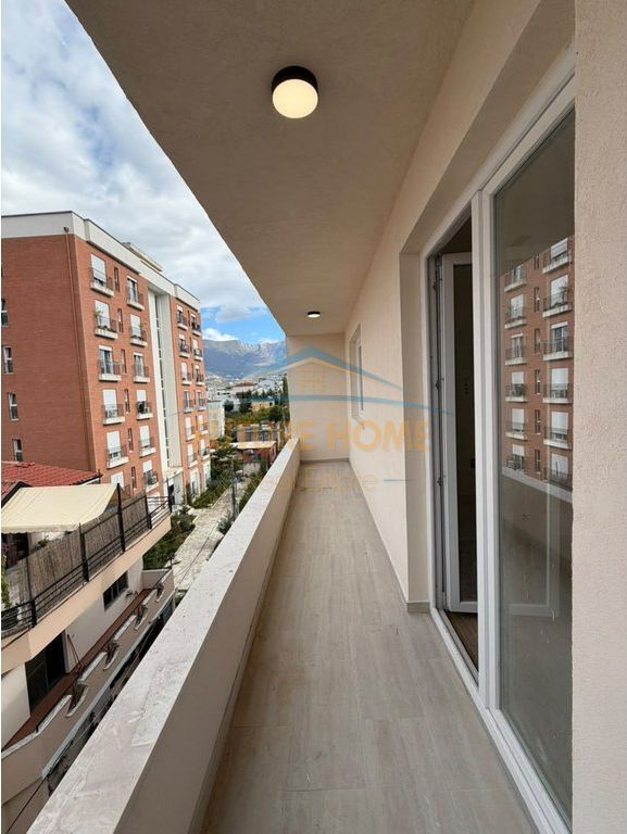 Shitet, Apartament 1+1, Ish-Tregu Elektrik, Tiranë