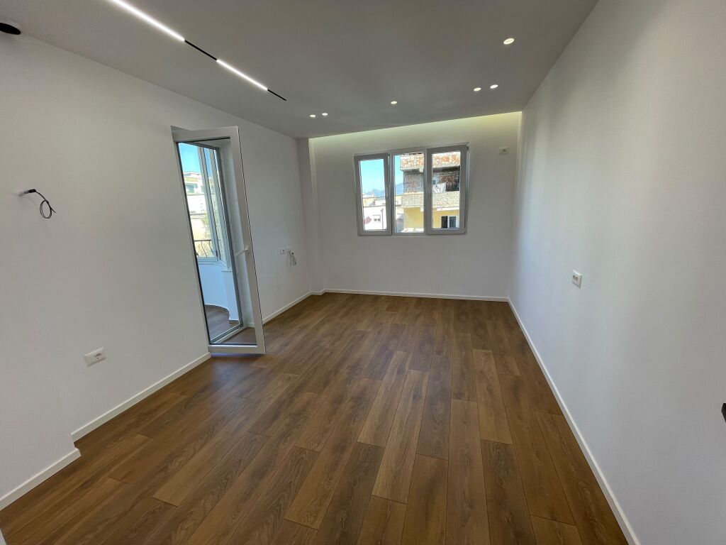 🏡 SHITET APARTAMENT 1+1 – TE MOZAIKU