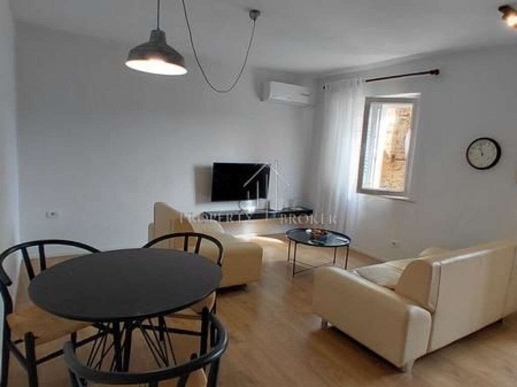 Appartamento 1+1 in affitto in via Elbasan
