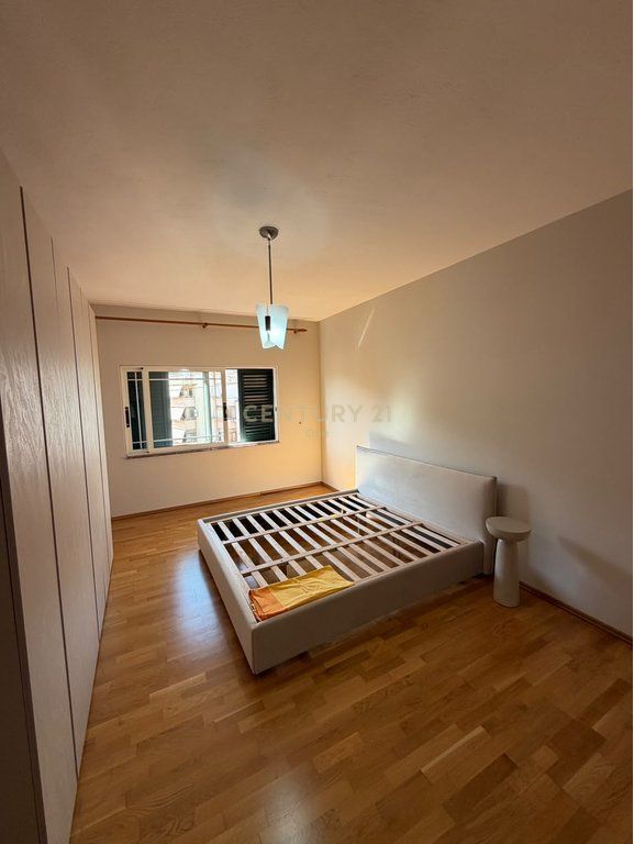 Appartamento 2+1 in Affitto a Komuna e Parisit, Tirana - 850€ | 90 m²