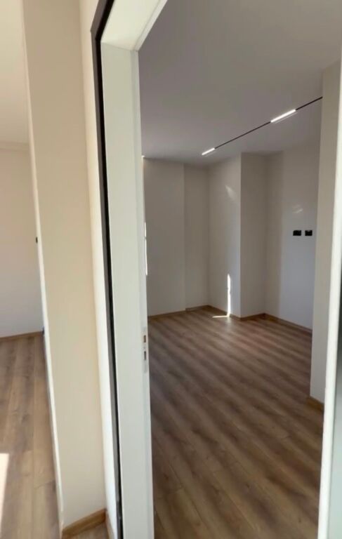 Shiten 2 apartamente 1+1 ne Astir , prane Pasticeri Nela 5 , Yzberisht , Kashar .  