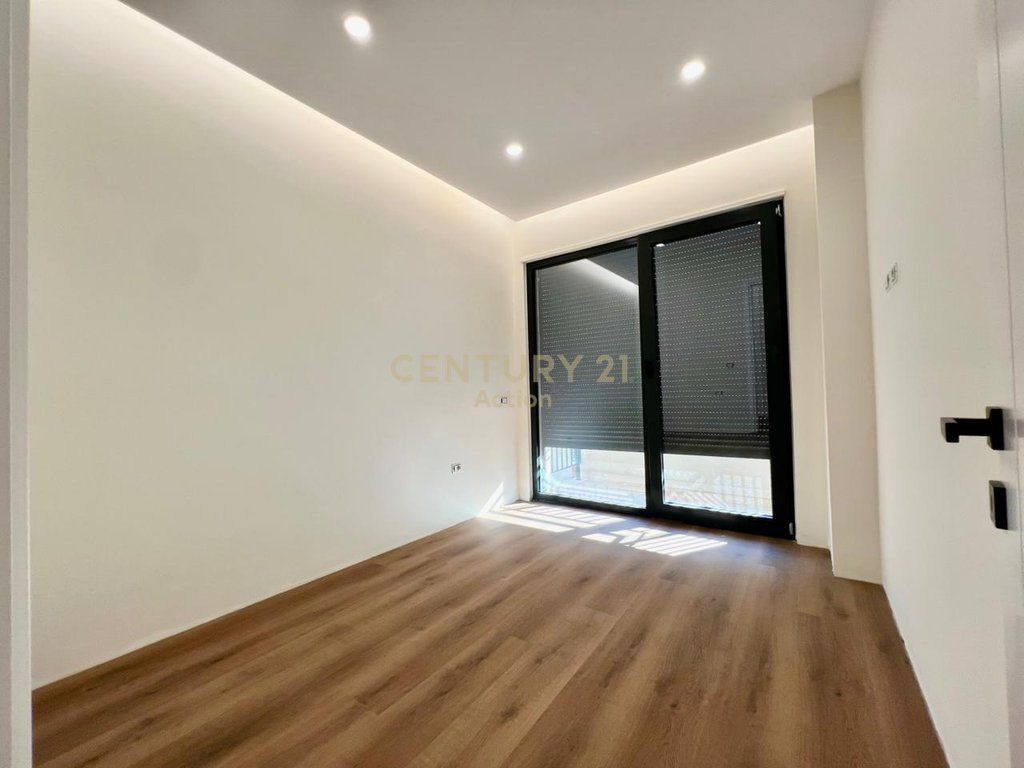 🅾️GREAT DEAL - 2,450 💶/m²‼️ 🏠 FOR SALE: SUPERB 2+1+2 APARTMENT with PARKING SPACE, LIQENI THATË (ON FLAT GROUND)