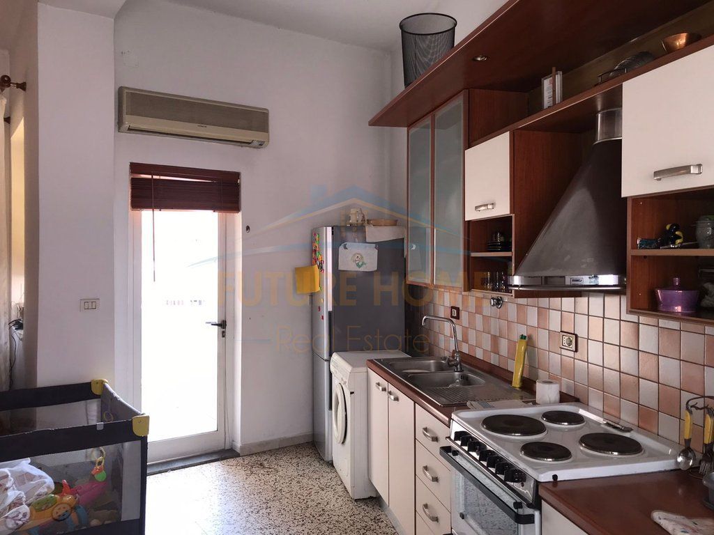 JEPET ME QIRA APARTAMENT 2+1+2 BALLKONE – QENDËR, RRUGA E DIBRËS, TIRANË