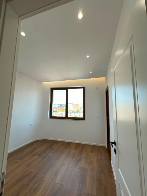 SHITET APARTAMENT 2+1 – ISH STACIONI I FUNDIT I TIRANËS SË RE