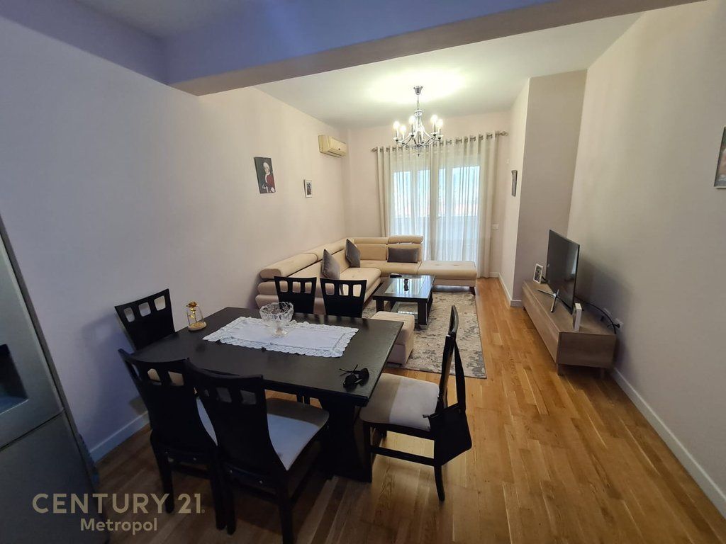 🏡 **SHITET APARTAMENT 2+1 | TIRANA GOLDEN PARK**