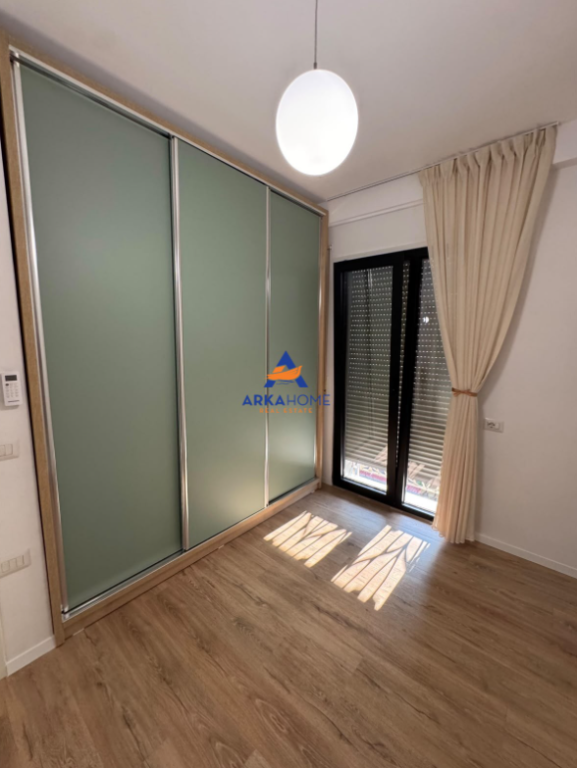 JEPET ME QERA APARTAMENT 2+1+BALLKON "21 DHJETORI" 90.000 LEKE