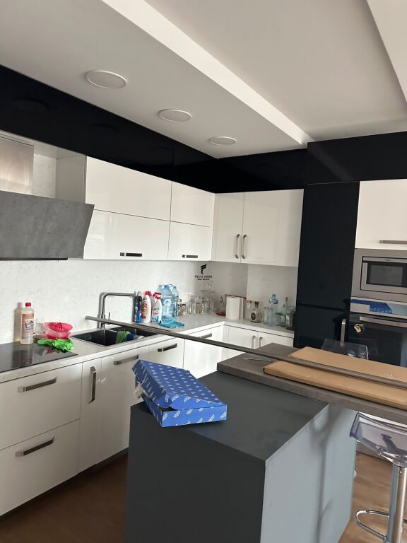 APARTAMENT ME QERA 1+1 21 DHJETORI 65.000 LEKE FH-98849