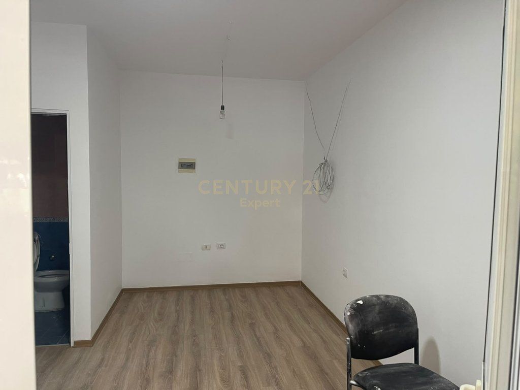 🏪 FOR RENT – SHOP AT KOMUNA E PARISIT