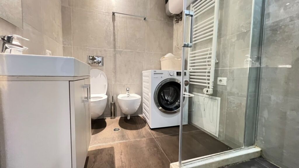 APARTAMENT 2+1 ME QIRA TE TOPTANI CENTER – TIRANË