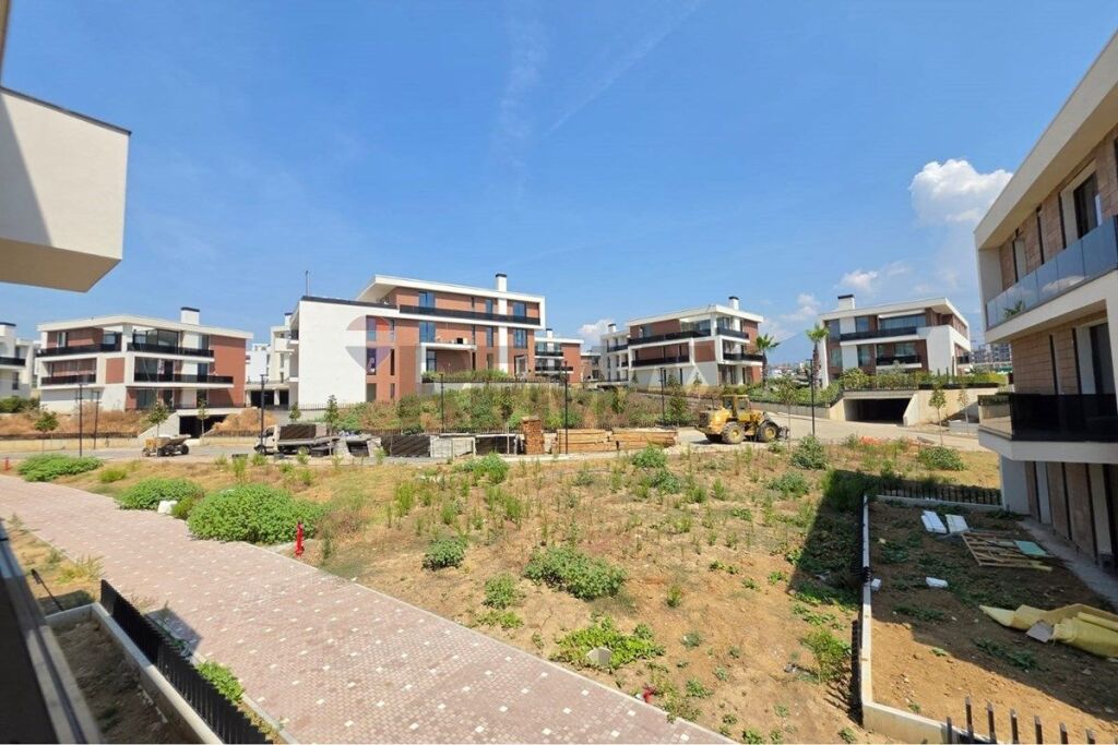 Apartament 2+1+2 per shitje parkime te Tulipan