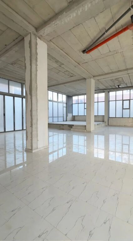 🏢Shitet ambient komercial prane Lake View Residence te Liqeni🔔