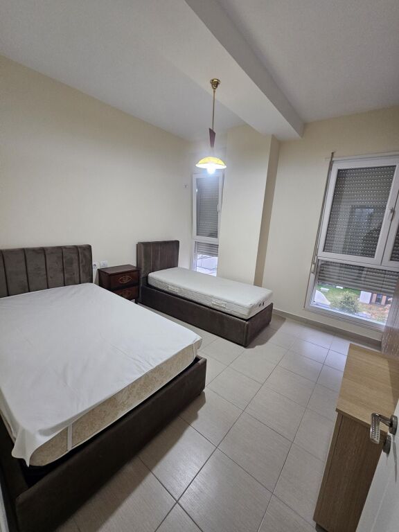 Tek Ish UET Nsharaku, Jepet Me Qira Apartament 2+1+2 I Mobiluar!