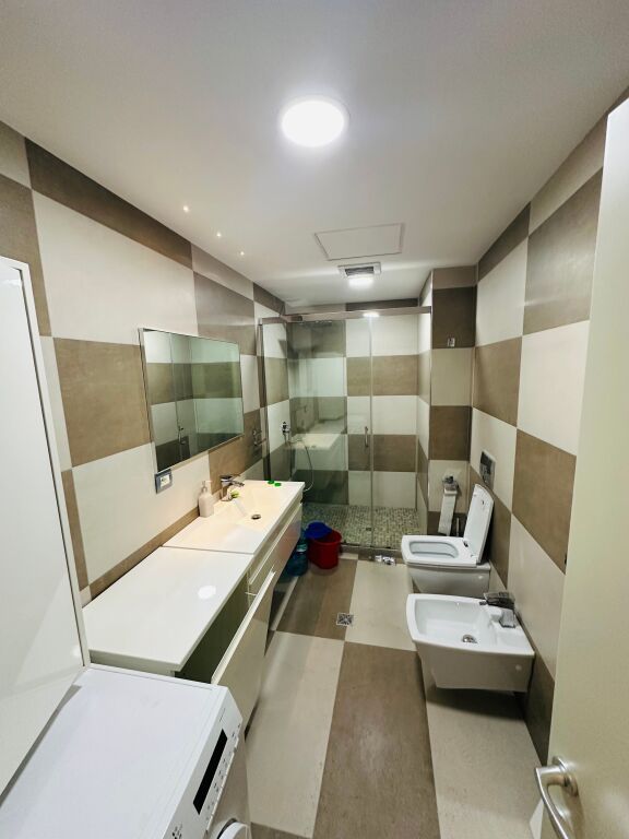 Jepet Me Qera Apartament 2+1+2 Tualete +2 Ballkone