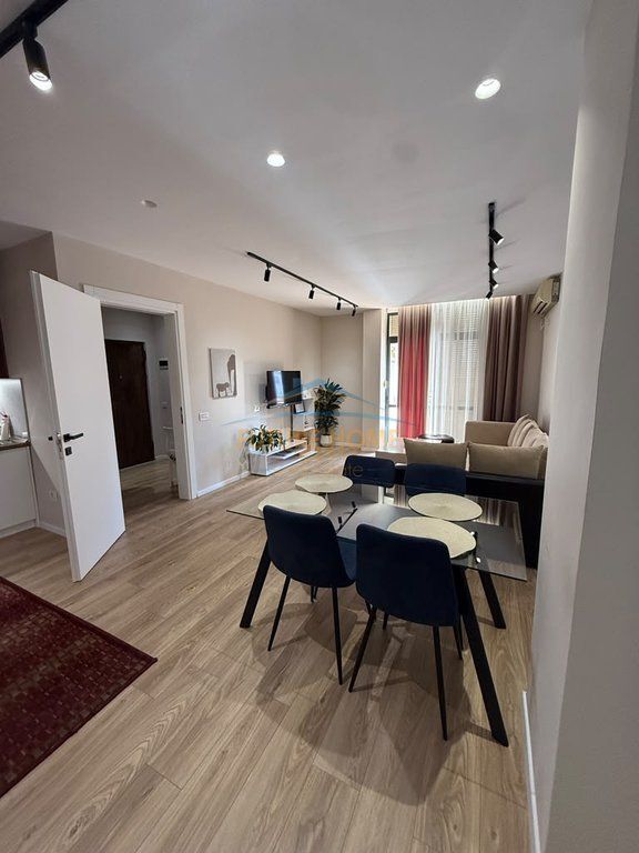 Rent 2+1+2, Zogu i Parë Boulevard, Tirana