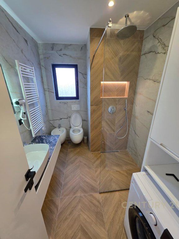 JEPET ME QERA APARTAMENT 1+1 PRANE MIAMI BEACH!