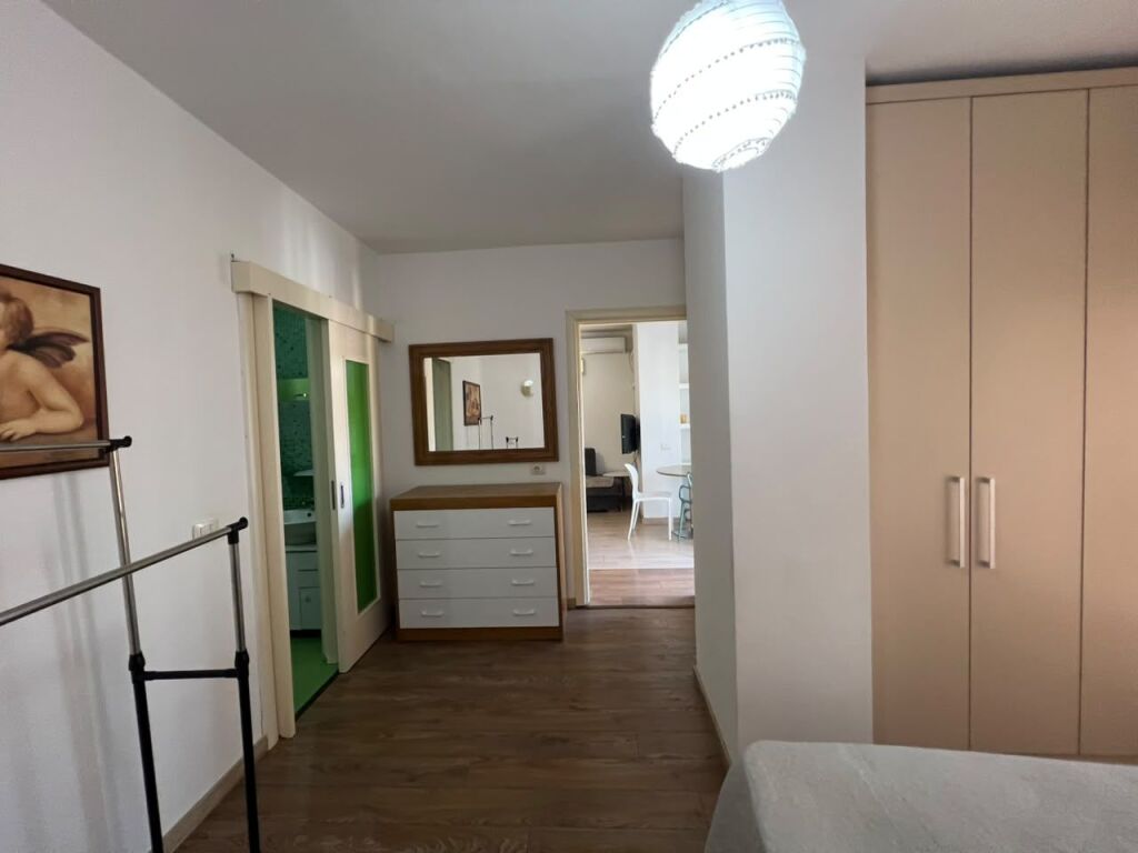 In Affitto – Appartamento 1+1 📍 A Komuna e Parisit, vicino al Kristal Center