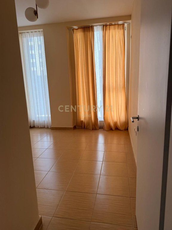2+1+2 Apartment with Balcony for Rent at the New Boulevard, Tirana - 50,000 Lekë | 120 m²