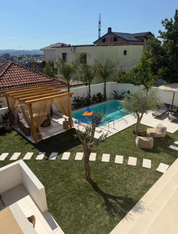 SHITET VILE 1 KATËSHE ME PISHINË 410M2 "UNAZA E PASKUQANIT, PASKUQAN" 480.000 EURO